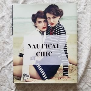 🎁3/$20 Coffee-table Book